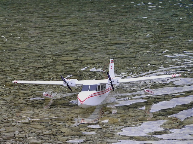Elektro-Wasserfliegertreffen Grundlsee am 23. und 24. Juni 2007 - Foto 07 - klick = zurck zum Index