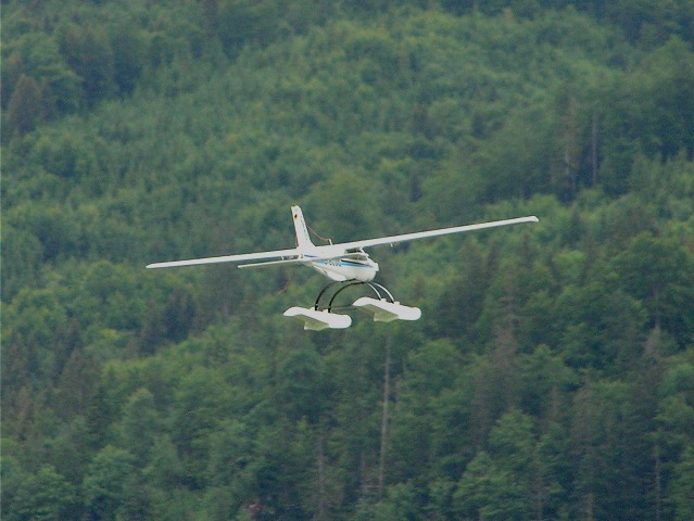 Elektro-Wasserfliegertreffen Grundlsee am 23. und 24. Juni 2007 - Foto 10 - klick = zurck zum Index