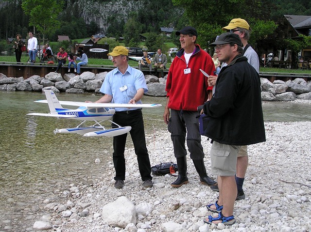 Elektro-Wasserfliegertreffen Grundlsee am 23. und 24. Juni 2007 - Foto 13 - klick = zurck zum Index