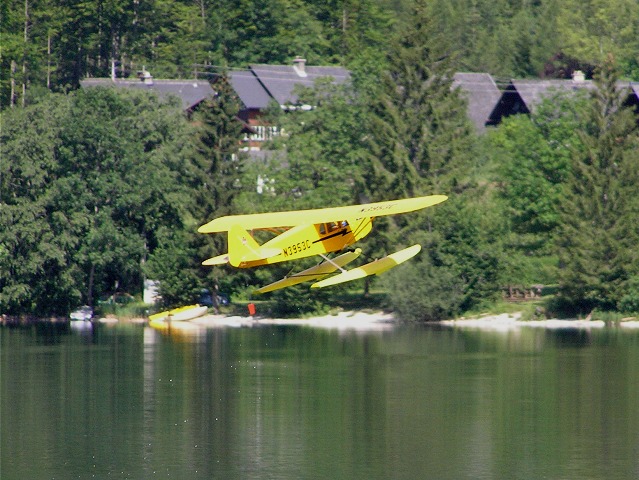 Elektro-Wasserfliegertreffen Grundlsee am 23. und 24. Juni 2007 - Foto 19 - klick = zurck zum Index