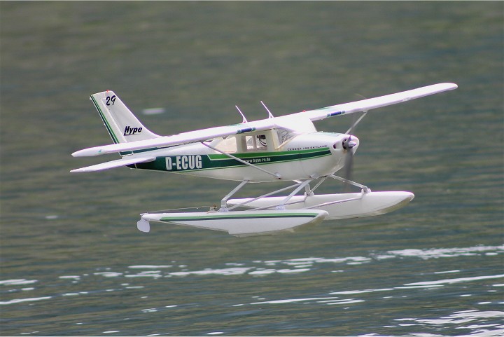 Elektro-Wasserfliegertreffen Grundlsee von 02. bis 03. Juni 2012 - Foto 03 - klick = zurck zum Index