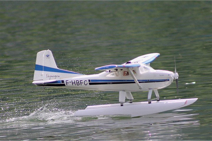 Elektro-Wasserfliegertreffen Grundlsee von 02. bis 03. Juni 2012 - Foto 38 - klick = zurck zum Index