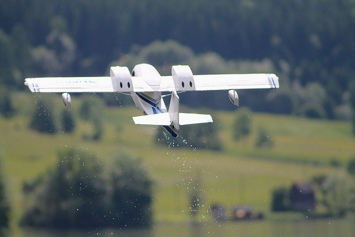 Elektro-Wasserfliegertreffen Grundlsee von 02. bis 03. Juni 2012 - Foto 39 - klick = zurck zum Index