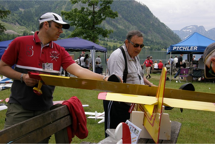 Elektro-Wasserfliegertreffen Grundlsee von 02. bis 03. Juni 2012 - Foto 96 - klick = zurck zum Index